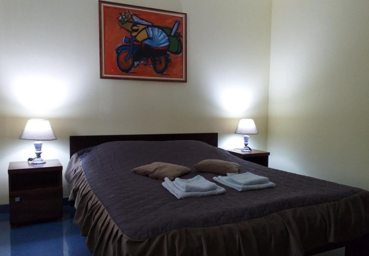 Hostel Franica Kursumlija Esterno foto