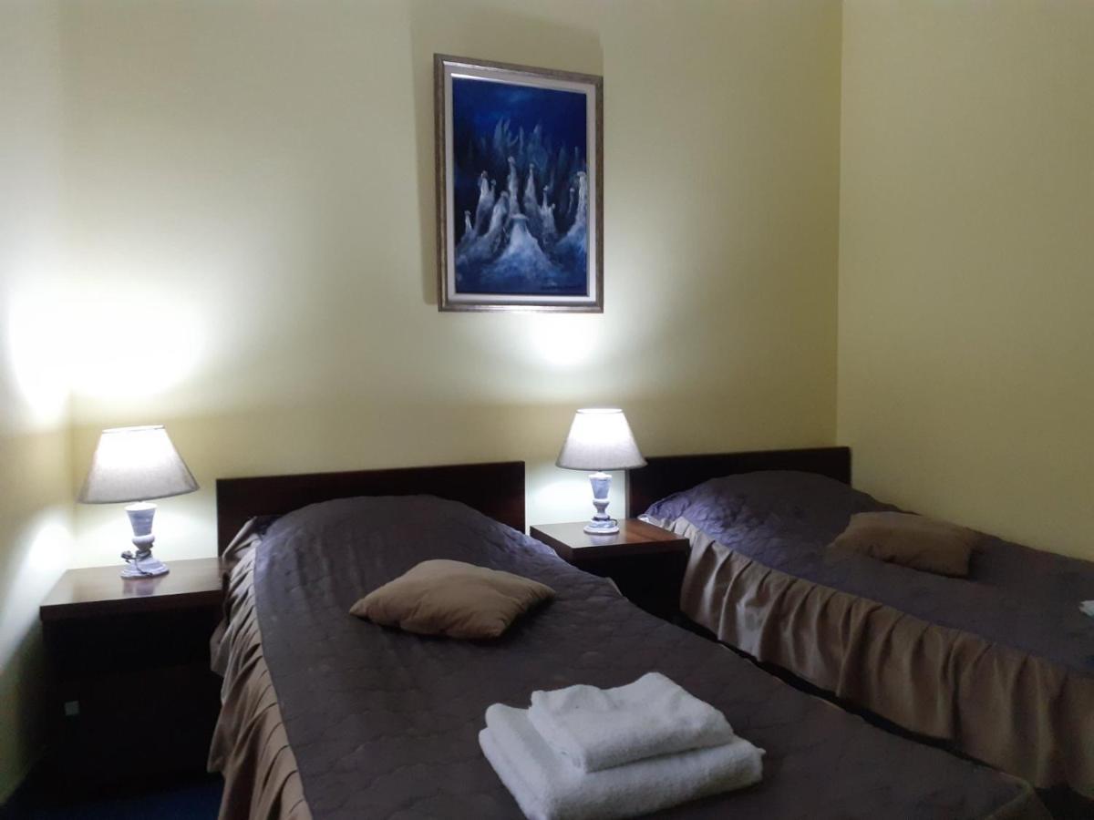 Hostel Franica Kursumlija Esterno foto